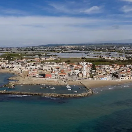 Seafront Iconic Lighthouse View Appartement